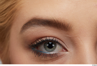 Groom references Anneli  001 eye eyebrow 0002.jpg